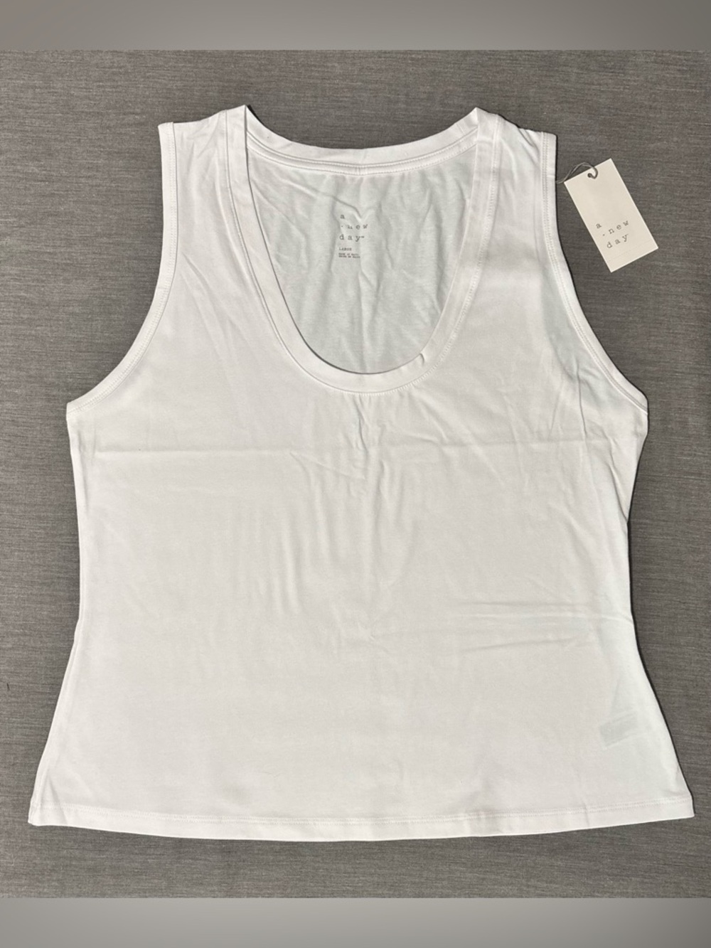 A New Day Women's White Scoop Neck Tank, Size: Large, NWT